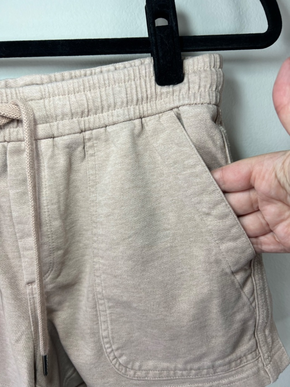 Athleta Farallon Heathered Shorts Tan Pull On Pockets Stretch Summer Travel Sz 6 - Picture 4 of 14